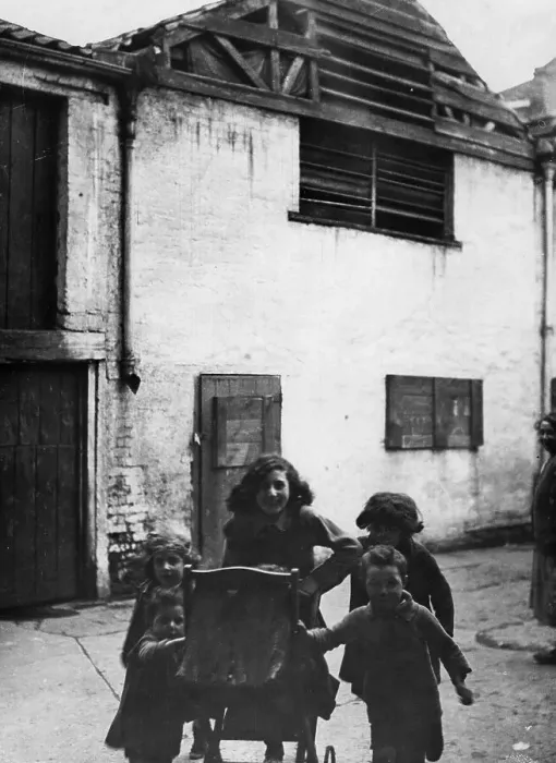 Framed Print : Young Londoners Framed Print : Young Londoners