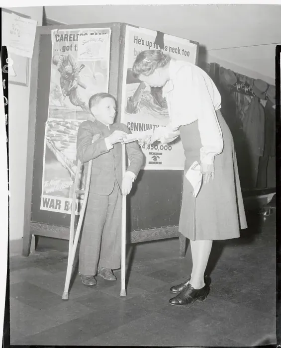 Framed Print : Young Polio Victim with Eleanor Roosevelt Framed Print : Young Polio Victim with Eleanor Roosevelt