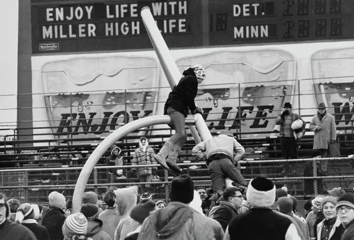 Framed Print : Youngsters Climbing At Green Bay Packers Vs Los Angeles Rams Framed Print : Youngsters Climbing At Green Bay Packers Vs Los Angeles Rams