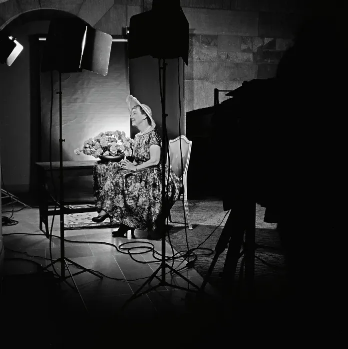Framed Print : Yousuf Karsh Portrait Session With Mamie Eisenhower Framed Print : Yousuf Karsh Portrait Session With Mamie Eisenhower