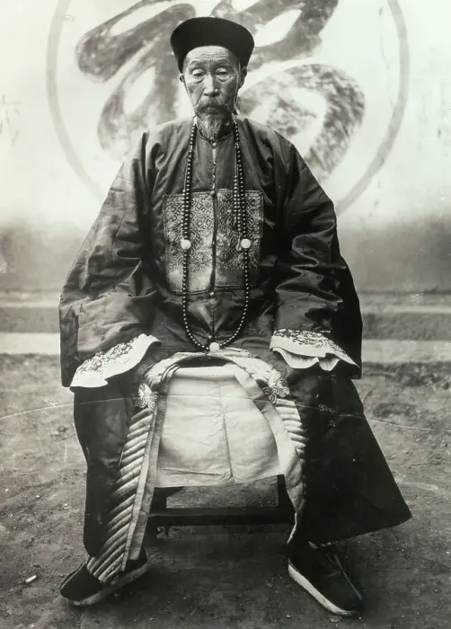 Framed Print : Yunnan a Type of Old Mandarin Sitting in Chair Framed Print : Yunnan a Type of Old Mandarin Sitting in Chair