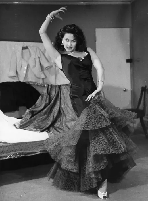 Framed Print : Yvonne De Carlo Framed Print : Yvonne De Carlo