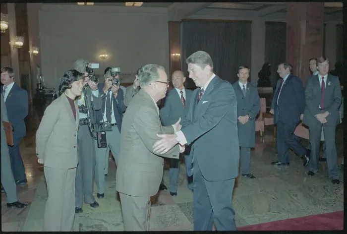 Framed Print : Zhao Ziyang Greeting Ronald Reagan Framed Print : Zhao Ziyang Greeting Ronald Reagan