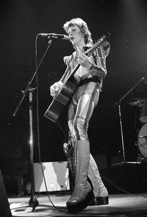 Framed Print : Ziggy Stardust Era Bowie In LA Framed Print : Ziggy Stardust Era Bowie In LA