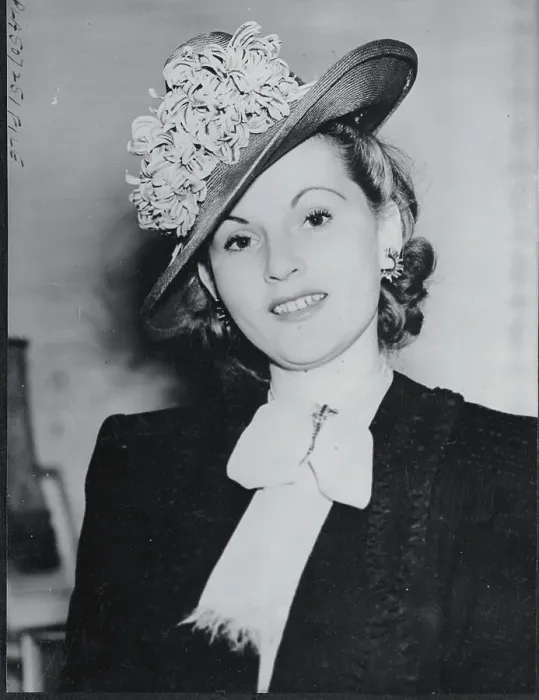 Framed Print : Zsa Zsa Gabor