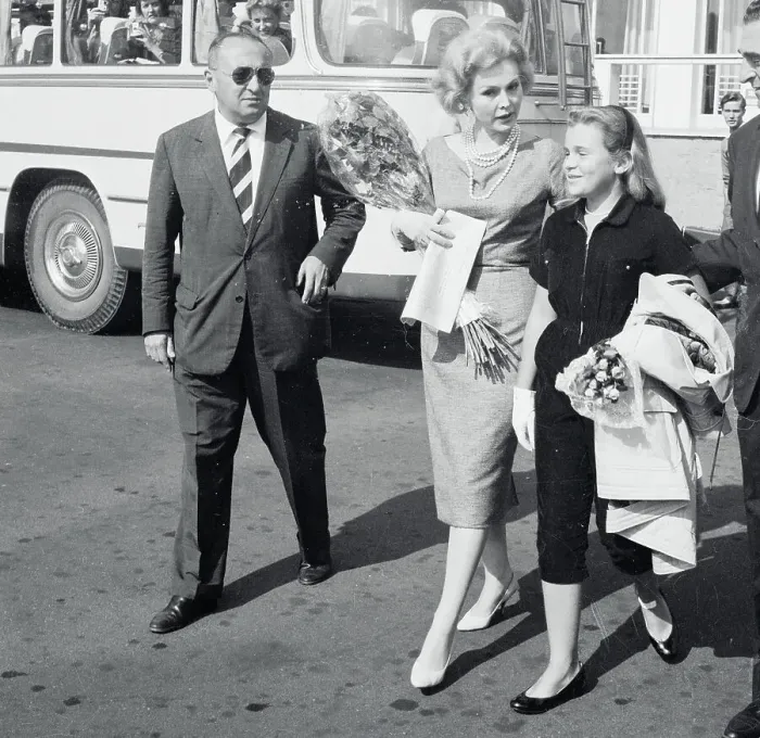 Framed Print : Zsa Zsa Gabor with Daughter Frances Framed Print : Zsa Zsa Gabor with Daughter Frances