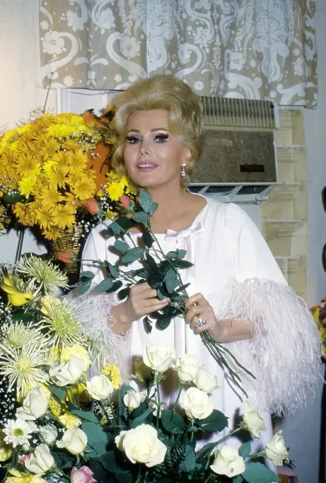 Framed Print : Zsa Zsa Gabor Opening Night Framed Print : Zsa Zsa Gabor Opening Night
