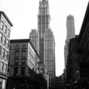 Iconic Buildings Around the World Collection: Iconic Woolworth Building