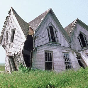 abandoned, architecture, building, canada, collapsing, condemned, damaged, day, destroyed