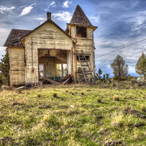 An abandoned schoolhouse in Oregon