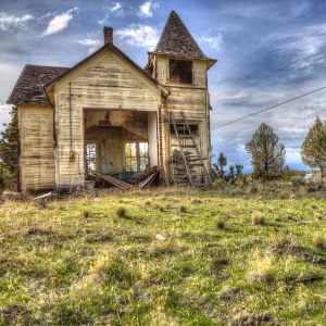 An abandoned schoolhouse in Oregon