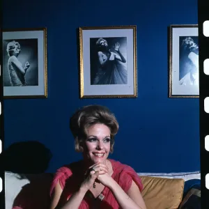 Images Dated 1971 April: 9 Apr 1971