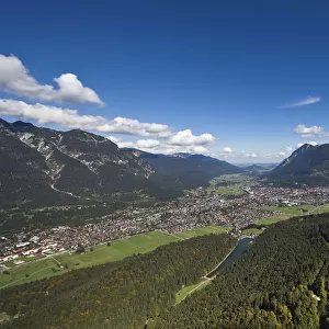 Aerial view, Garmisch-Partenkirchen, Riessersee, Mt Wank, Wetterstein Range, Loisachtal Valley, Werdenfelser Land Region, Bayerisches Oberland, Bavaria, Germany