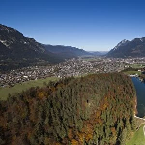 Aerial view, Riessersee, Garmisch-Partenkirchen, Mt Wank, Wetterstein Range, Loisachtal Valley, Werdenfelser Land Region, Bayerisches Oberland, Bavaria, Germany