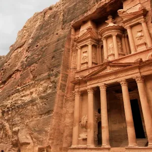 Al Khazneh (The Treasury), Petra, Jordan Al Khazneh (The Treasury), Petra, Jordan