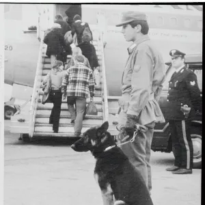 Images Dated 1972 December: 5 Dec 1972
