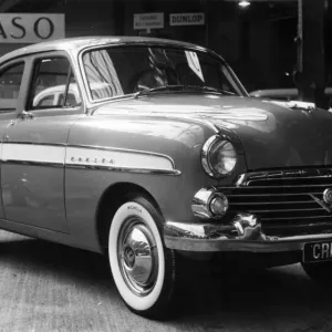 Vauxhall Cresta americano en el Salón del Automóvil de París. Vauxhall Cresta americano en el Salón del Automóvil de París.