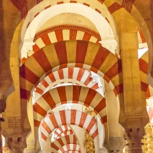Arches Pillars of Mezquita, Cordoba, Spain Arches Pillars of Mezquita, Cordoba, Spain