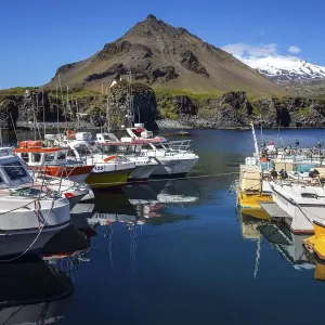 Arnarstapi harbour, behind Stapafell mountain and Snaefelljoekull glacier, Arnarstapi Arnarstapi harbour, behind Stapafell mountain and Snaefelljoekull glacier, Arnarstapi