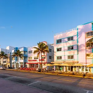 Art Deco hotels along the Ocean Drive in South Beach, Miami, USA