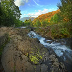 UK Travel Destinations Poster Print Collection: Derwentwater (also known as Keswick's Lake)