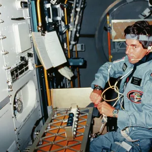 Images Dated 1983 December: 1 Dec 1983