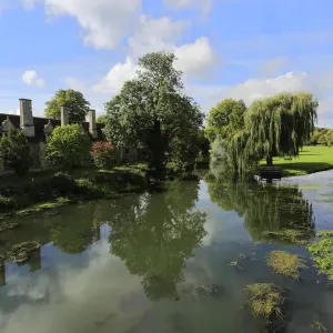 Autumn, river Welland, Georgian market town of Stamford Autumn, river Welland, Georgian market town of Stamford