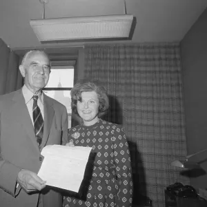 Images Dated 1971 September: 24 Sep 1971