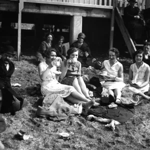 1927 Southend-on-Sea Beach Holiday Print 1927 Southend-on-Sea Beach Holiday Print