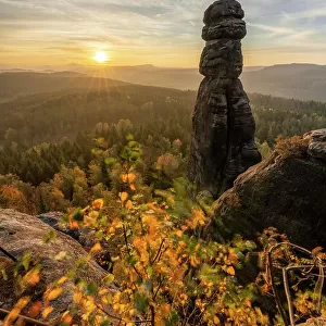 Barbarine on the Pfaffenstein at sunrise, Elbe Sandstone Mountains, Saxon Switzerland, Germany