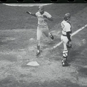 Images Dated 1975 October: 12 Oct 1975