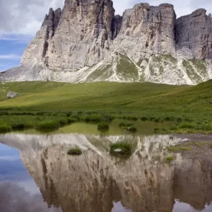 Baste lake, Lago delle Baste, and Mount Ponta Lastoi de Formin, 2657 m, Dolomites, Alto Adige, South Tirol, Alps, Italy, Europe Baste lake, Lago delle Baste, and Mount Ponta Lastoi de Formin, 2657 m, Dolomites, Alto Adige, South Tirol, Alps, Italy, Europe