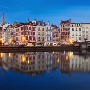 Bayonne en bordure de la Nive Bayonne en bordure de la Nive