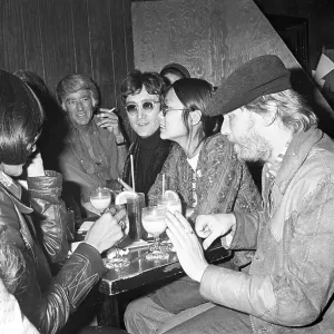 Beatle Lennon Turns Heckler, March 1974