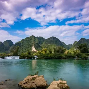 Beautiful seascape in Halong bay, Vietnam Beautiful seascape in Halong bay, Vietnam