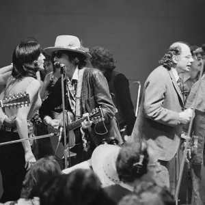 Images Dated 1975 December: 7 Dec 1975