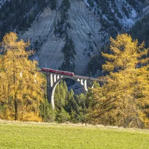 Bernina Express Print: Wiesner Viadukt in Graubünden Switzerland Bernina Express Print: Wiesner Viadukt in Graubünden Switzerland