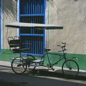 bicycle, cuba, cycle taxi, day, havana, nobody, old-fashioned, outdoor, parked, road bicycle, cuba, cycle taxi, day, havana, nobody, old-fashioned, outdoor, parked, road