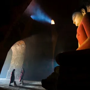 Big Buddha statue inside hall of Bagan pagoda