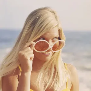 Big Sunglasses 60s Style Beach Print Big Sunglasses 60s Style Beach Print