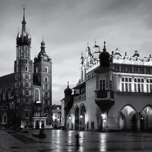 Black and White, St Marys Basilica, Bazylika Mariacka, The Cloth Hall, Krakow, Poland Black and White, St Marys Basilica, Bazylika Mariacka, The Cloth Hall, Krakow, Poland