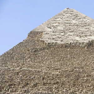 Blocks on Chephren pyramid