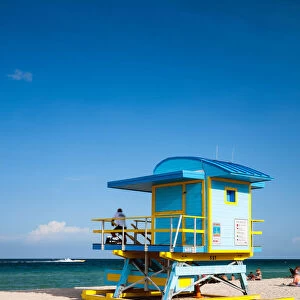 Blue lifeguard cabin on South beach, Miami, USA