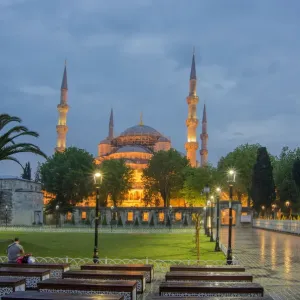 The Blue Mosque at night, The Sultan Ahmed Mosque, Istambul, Marmara, Turkey The Blue Mosque at night, The Sultan Ahmed Mosque, Istambul, Marmara, Turkey