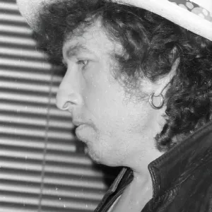 Bob Dylan Wearing A White Hat Bob Dylan Wearing A White Hat