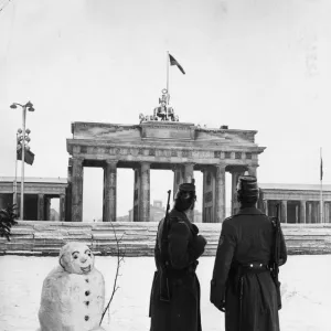 History Photo Mug Collection: Berlin Wall (Antifascistischer Schutzwall)