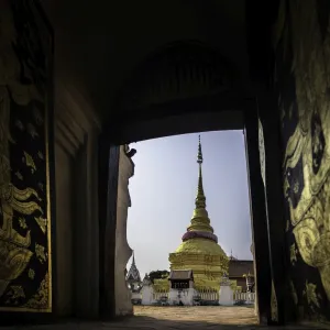 Buddhist temple and Golden Pagoda