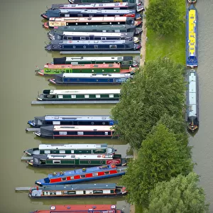 Canal barges in Welton