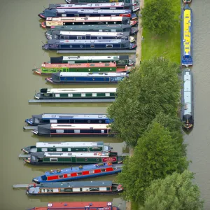 Canal barges in Welton