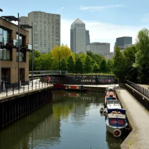 Canal to Canary Wharf London Canals Print Canal to Canary Wharf London Canals Print